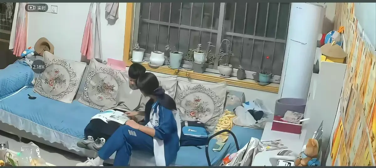 《来自姐姐的爱》无删减完整版高清在线播放-来自姐姐的爱全集免费观看-姐弟暖心互动日常真实瞬间